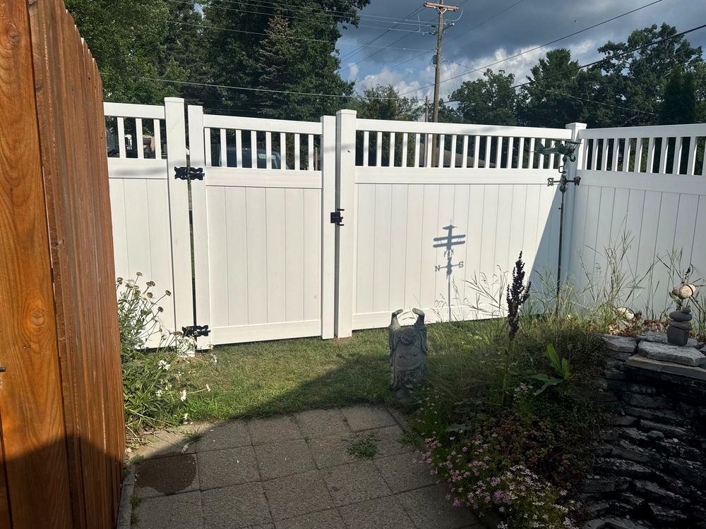 Vinyl gate and walk